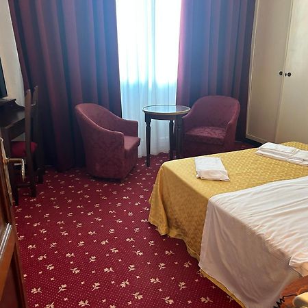 Le Grand Hotel Riccione Exterior photo